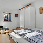 Cozy With Modern Facilities Close To The Water Tatil Evi Roslev