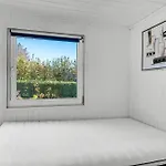 Cozy With Modern Facilities Close To The Water *
