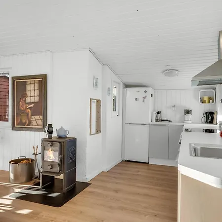 Cozy With Modern Facilities Close To The Water *