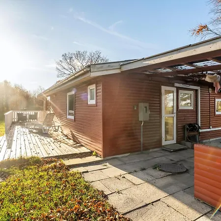 Cozy With Modern Facilities Close To The Water Holiday home *