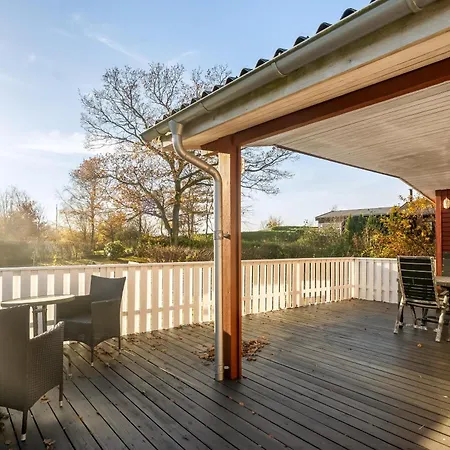 Cozy With Modern Facilities Close To The Water Holiday home Roslev